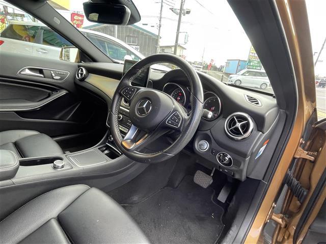 ＧＬＡクラス ＧＬＡ１８０　衝突軽減システム／サンルーフ／アダプティブクルーズコントロール／サンルーフ／カーテンエアバッグ／サイドエアバッグ／パワーシート／シートヒーター／スマートキー／ルーフレール／純正ＡＷ（10枚目）