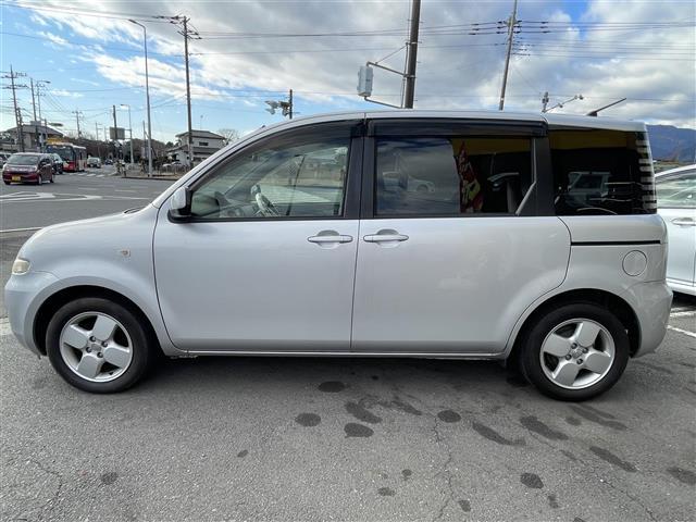 シエンタ Ｇ　ＬＥＤヘッドライト／片側パワースライド／純正ＡＷ／リモコンキーｘ３本／バックカメラ／純正ナビ／ＡＡＣ（5枚目）