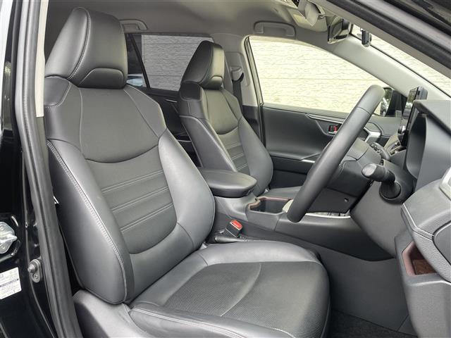 ＲＡＶ４ Ｇ　ワンオーナー／純１０型メモリナビ／フルセグＴＶ／全方位モニタ／黒革電動シート／シートヒータ／エアシート／ハンドルヒータ／ＡＣＣクルコン／電動バックドア／ビルトインＥＴＣ２．０／ＰＣＳ／ＬＴＡ／ＢＳＭ（4枚目）