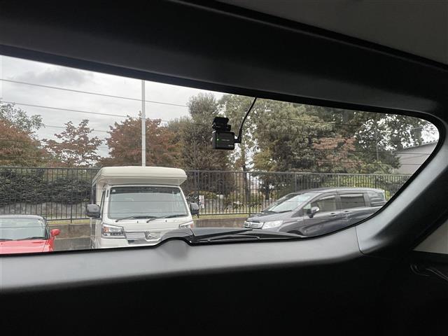 ＲＡＶ４ Ｇ　ワンオーナー／純１０型メモリナビ／フルセグＴＶ／全方位モニタ／黒革電動シート／シートヒータ／エアシート／ハンドルヒータ／ＡＣＣクルコン／電動バックドア／ビルトインＥＴＣ２．０／ＰＣＳ／ＬＴＡ／ＢＳＭ（18枚目）
