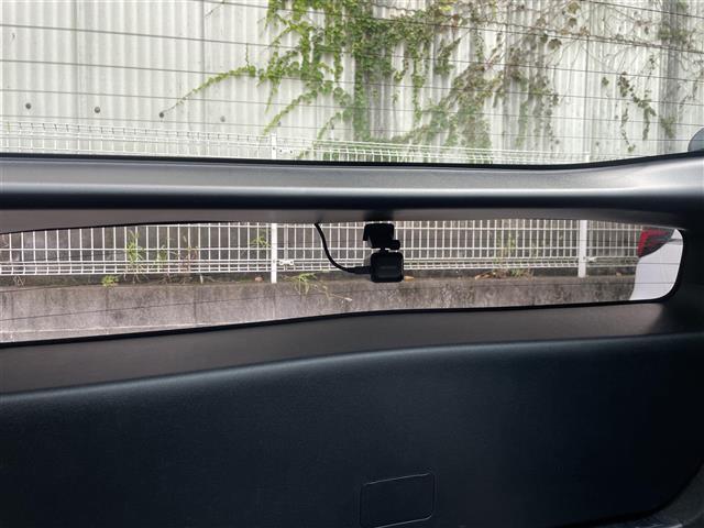 プリウス A 純9型メモリナビ/フルセグTV/ACCクルコン/パワーシート/ビルトインETC2.0/スマートキー/LEDヘッドライト/LEDフォグ/PCS/LTA/BSM/HUD/PKSB/RSA/前後ドラレコ(15枚目)