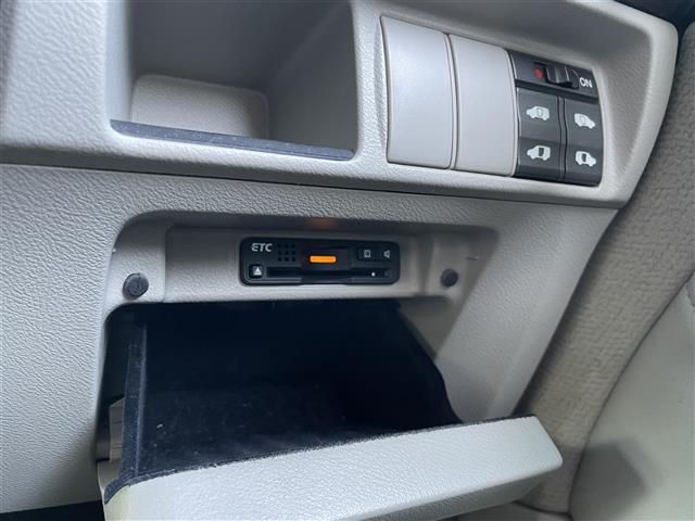 エリシオンプレステージ Ｓ　ＨＤＤナビスペシャルパッケージ　純ＨＤＤナビ／外フルセグＴＶ／バックカメラ／両側パワスラ／ビルトインＥＴＣ／スマートキー／キセノン／ハーフレザーシート（13枚目）