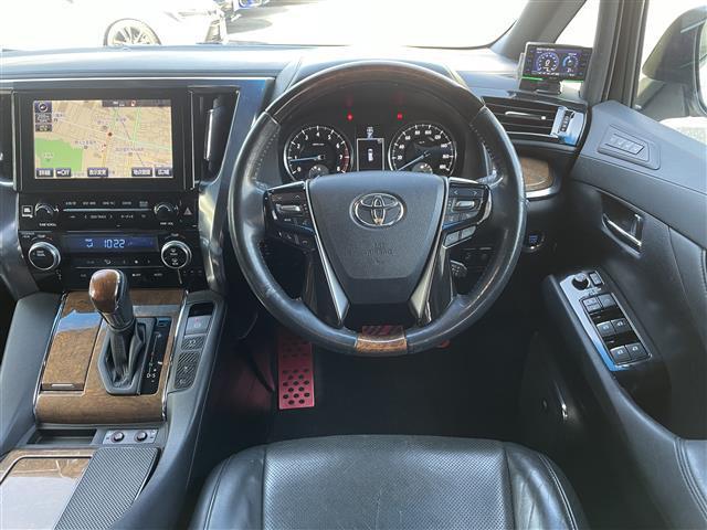 アルファード ３．５エグゼクティブラウンジ　モデリスタエアロ／Ｗサンルーフ／ＪＢＬ純ナビ／フルセグ／全方位モニタ／黒革電動シート／シートヒータ／後席エアシート／オットマン／両パワスラ／電動バックドア／ＰＣＳ／外２１ＡＷ／ＴＥＩＮ車高調（5枚目）