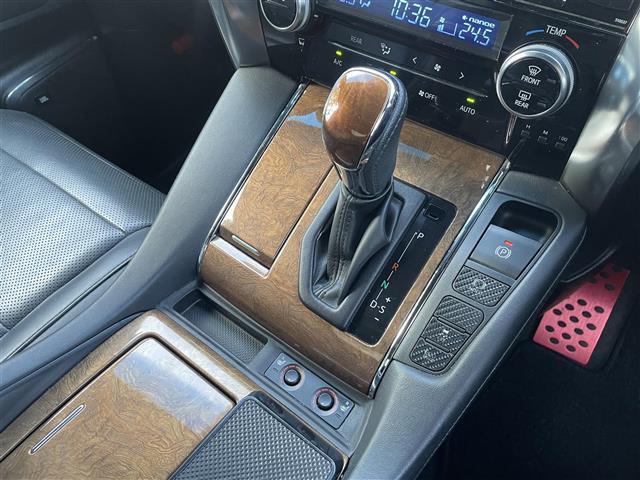 アルファード ３．５エグゼクティブラウンジ　モデリスタエアロ／Ｗサンルーフ／ＪＢＬ純ナビ／フルセグ／全方位モニタ／黒革電動シート／シートヒータ／後席エアシート／オットマン／両パワスラ／電動バックドア／ＰＣＳ／外２１ＡＷ／ＴＥＩＮ車高調（13枚目）