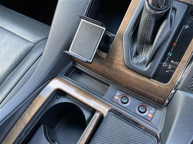 アルファード ３．５エグゼクティブラウンジ　モデリスタエアロ／Ｗサンルーフ／ＪＢＬ純ナビ／フルセグ／全方位モニタ／黒革電動シート／シートヒータ／後席エアシート／オットマン／両パワスラ／電動バックドア／ＰＣＳ／外２１ＡＷ／ＴＥＩＮ車高調（14枚目）