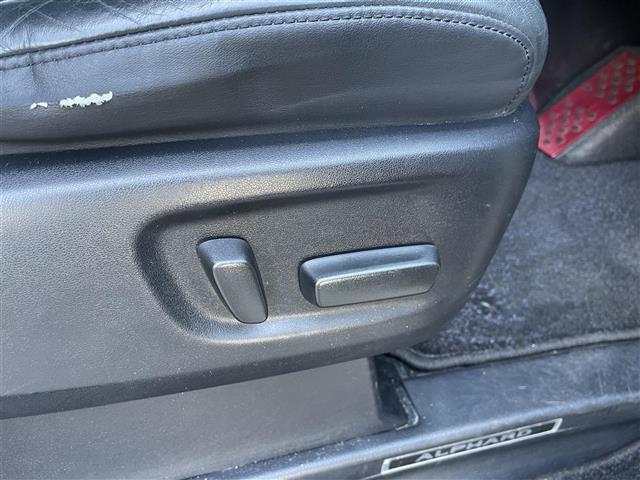 アルファード ３．５エグゼクティブラウンジ　モデリスタエアロ／Ｗサンルーフ／ＪＢＬ純ナビ／フルセグ／全方位モニタ／黒革電動シート／シートヒータ／後席エアシート／オットマン／両パワスラ／電動バックドア／ＰＣＳ／外２１ＡＷ／ＴＥＩＮ車高調（18枚目）