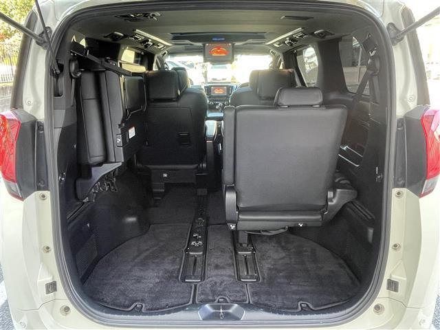 アルファード ３．５エグゼクティブラウンジ　モデリスタエアロ／Ｗサンルーフ／ＪＢＬ純ナビ／フルセグ／全方位モニタ／黒革電動シート／シートヒータ／後席エアシート／オットマン／両パワスラ／電動バックドア／ＰＣＳ／外２１ＡＷ／ＴＥＩＮ車高調（32枚目）