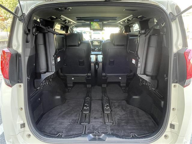 アルファード ３．５エグゼクティブラウンジ　モデリスタエアロ／Ｗサンルーフ／ＪＢＬ純ナビ／フルセグ／全方位モニタ／黒革電動シート／シートヒータ／後席エアシート／オットマン／両パワスラ／電動バックドア／ＰＣＳ／外２１ＡＷ／ＴＥＩＮ車高調（33枚目）