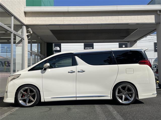 アルファード ３．５エグゼクティブラウンジ　モデリスタエアロ／Ｗサンルーフ／ＪＢＬ純ナビ／フルセグ／全方位モニタ／黒革電動シート／シートヒータ／後席エアシート／オットマン／両パワスラ／電動バックドア／ＰＣＳ／外２１ＡＷ／ＴＥＩＮ車高調（40枚目）