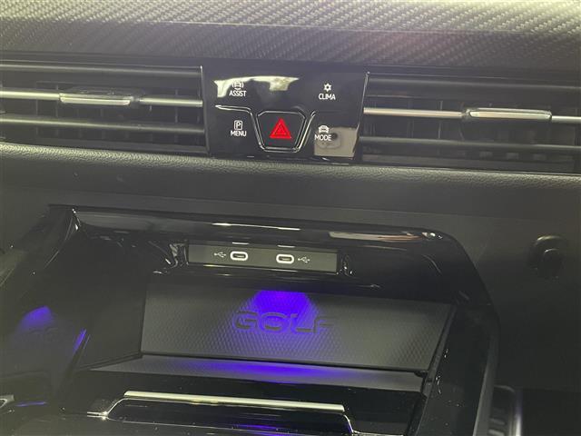 ゴルフＲ ２０イヤーズ　ワンオーナー／４ＷＤ／ターボ／黒革電動シート／シートヒータ／エアシート／ＡＣＣクルコン／ビルトインＥＴＣ／スマートキー／ＬＥＤヘッドライト／衝突軽減ブレーキ／純アクラポビッチマフラー（12枚目）