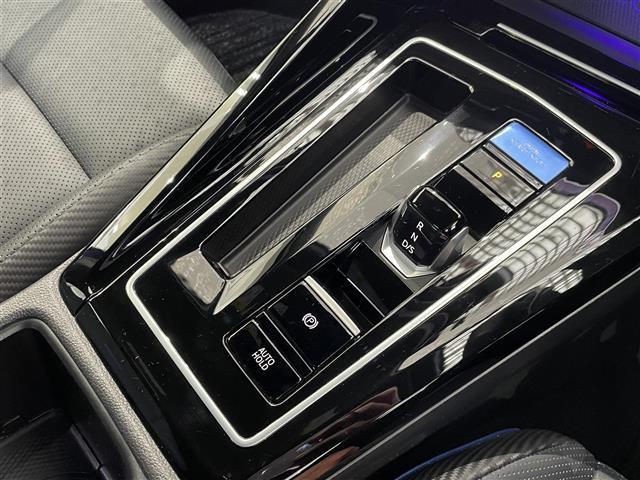 ゴルフＲ ２０イヤーズ　ワンオーナー／４ＷＤ／ターボ／黒革電動シート／シートヒータ／エアシート／ＡＣＣクルコン／ビルトインＥＴＣ／スマートキー／ＬＥＤヘッドライト／衝突軽減ブレーキ／純アクラポビッチマフラー（13枚目）