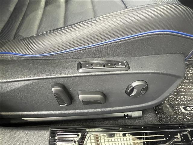 ゴルフＲ ２０イヤーズ　ワンオーナー／４ＷＤ／ターボ／黒革電動シート／シートヒータ／エアシート／ＡＣＣクルコン／ビルトインＥＴＣ／スマートキー／ＬＥＤヘッドライト／衝突軽減ブレーキ／純アクラポビッチマフラー（18枚目）