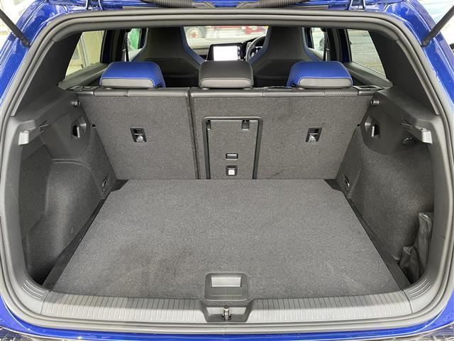 ゴルフＲ ２０イヤーズ　ワンオーナー／４ＷＤ／ターボ／黒革電動シート／シートヒータ／エアシート／ＡＣＣクルコン／ビルトインＥＴＣ／スマートキー／ＬＥＤヘッドライト／衝突軽減ブレーキ／純アクラポビッチマフラー（26枚目）