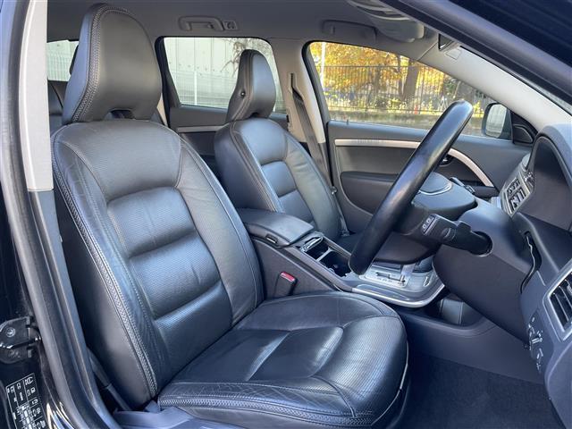 XC70 T6 SE AWD 社外HDDナビ/バックカメラ/黒レザーシート/シートヒータ/エアシート/クルコン/ETC/キセノン(4枚目)