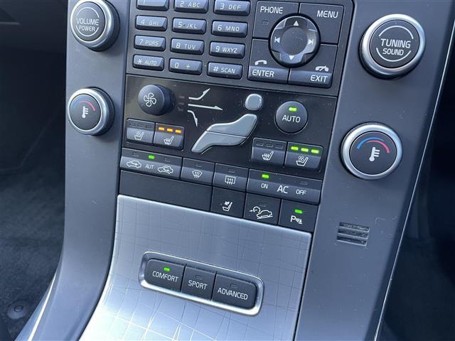 XC70 T6 SE AWD 社外HDDナビ/バックカメラ/黒レザーシート/シートヒータ/エアシート/クルコン/ETC/キセノン(9枚目)