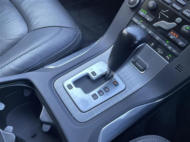 XC70 T6 SE AWD 社外HDDナビ/バックカメラ/黒レザーシート/シートヒータ/エアシート/クルコン/ETC/キセノン(10枚目)