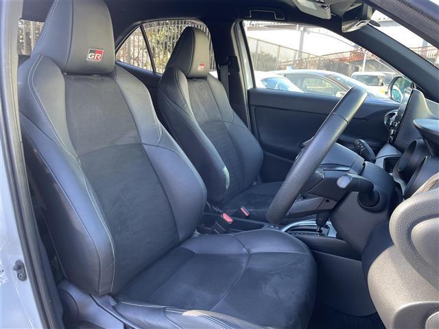 ヤリスクロス ハイブリッド GRスポーツ ワンオーナー/純ディスプレイオーディオ/フルセグTV/バックカメラ/ACCクルコン/ビルトインETC/スマートキー/LEDヘッドライト/前後ドラレコ/PCS/LTA/PKSB/RSA(4枚目)