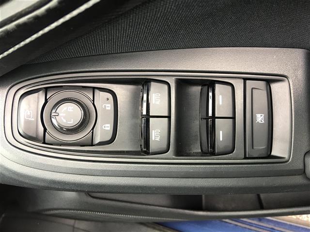1.6i-L アイサイト 4WD/社外ナビ/Bluetooth/AUX/SD/CDバックカメラ/ETC/クルコン/パドルシフト/衝突軽減支援ブレーキ/車線逸脱防止/アイドリングストップ/HIDヘッドライト/ワンオーナー(7枚目)