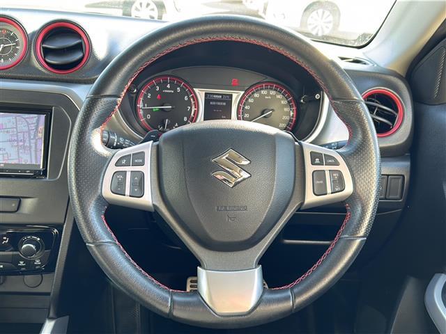 エスクード 1.4ターボ SDナビ(DVD再生機能有) Bluetoothバックカメラ フルセグTV シートヒーター ハーフレザーシート MTモード付AT スマートキー LEDヘッドライト 横滑り防止装置 衝突被害軽減システム(8枚目)