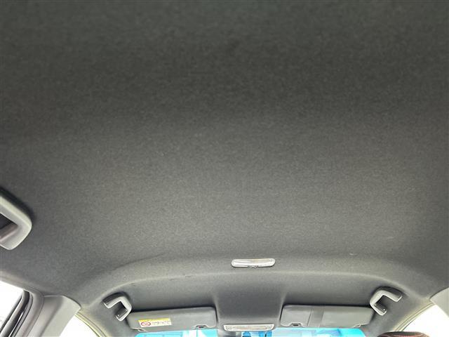 フィットハイブリッド Ｓパッケージ　純正ナビＣＤ／ＤＶＤ／ＴＶ／ＡＭ／ＦＭ／Ｂｌｕｅｔｏｏｔｈ／フルセグ　バックカメラ　ＥＴＣ　前方ドライブレコーダー　クルーズコントロール　純正アルミホイール　スタッドレスタイヤ　スペアキー（26枚目）