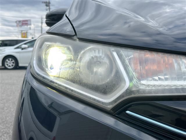 フィットハイブリッド Ｓパッケージ　純正ナビＣＤ／ＤＶＤ／ＴＶ／ＡＭ／ＦＭ／Ｂｌｕｅｔｏｏｔｈ／フルセグ　バックカメラ　ＥＴＣ　前方ドライブレコーダー　クルーズコントロール　純正アルミホイール　スタッドレスタイヤ　スペアキー（33枚目）