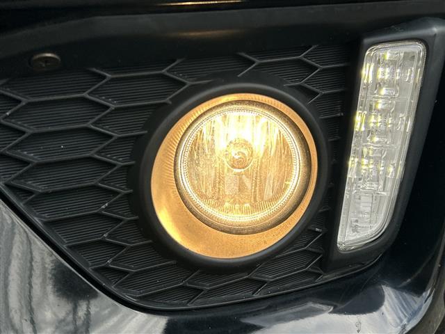 フィットハイブリッド Ｓパッケージ　純正ナビＣＤ／ＤＶＤ／ＴＶ／ＡＭ／ＦＭ／Ｂｌｕｅｔｏｏｔｈ／フルセグ　バックカメラ　ＥＴＣ　前方ドライブレコーダー　クルーズコントロール　純正アルミホイール　スタッドレスタイヤ　スペアキー（35枚目）