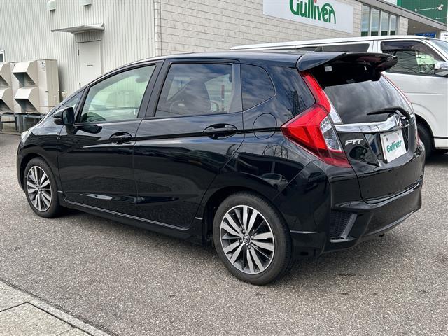 フィットハイブリッド Ｓパッケージ　純正ナビＣＤ／ＤＶＤ／ＴＶ／ＡＭ／ＦＭ／Ｂｌｕｅｔｏｏｔｈ／フルセグ　バックカメラ　ＥＴＣ　前方ドライブレコーダー　クルーズコントロール　純正アルミホイール　スタッドレスタイヤ　スペアキー（43枚目）