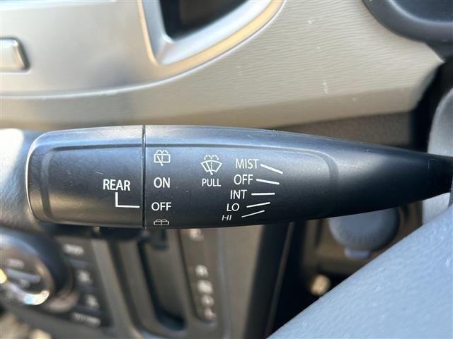 ワゴンＲ ＦＸ　社外ＳＤナビ【ＡＶＩＣ－Ｒ２７１０】　ＤＶＤ／ＦＭ／ＡＭ／ワンセグ　スタッドレスタイヤ付き　スペアキー　純正フロアマット　アイドリングストップ　保証書　取扱説明書　記録簿（5枚目）