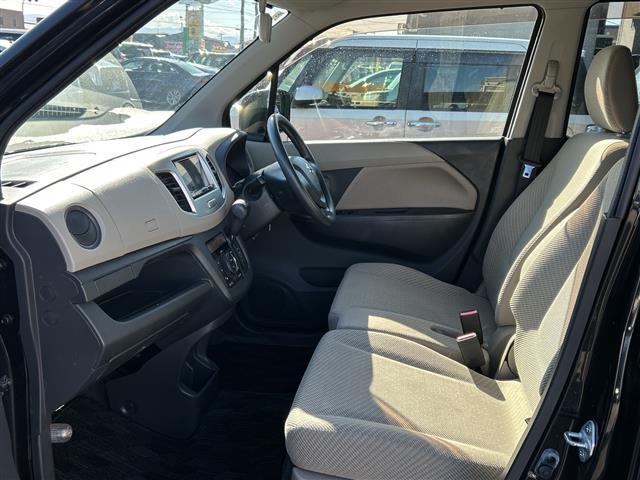 ワゴンＲ ＦＸ　社外ＳＤナビ【ＡＶＩＣ－Ｒ２７１０】　ＤＶＤ／ＦＭ／ＡＭ／ワンセグ　スタッドレスタイヤ付き　スペアキー　純正フロアマット　アイドリングストップ　保証書　取扱説明書　記録簿（13枚目）