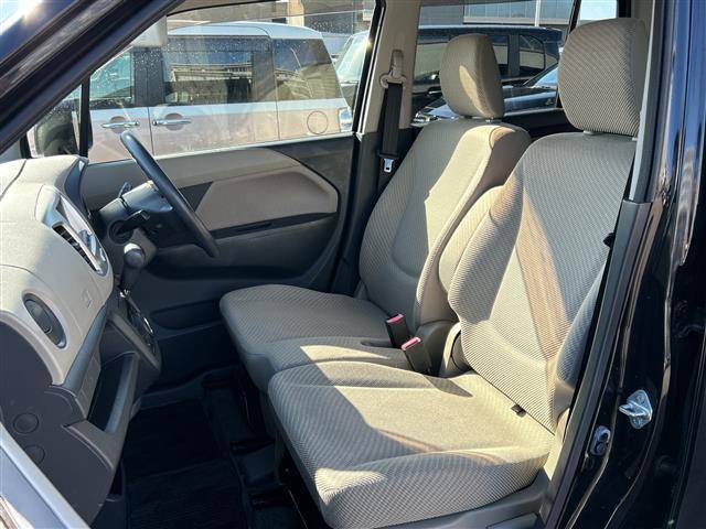 ワゴンＲ ＦＸ　社外ＳＤナビ【ＡＶＩＣ－Ｒ２７１０】　ＤＶＤ／ＦＭ／ＡＭ／ワンセグ　スタッドレスタイヤ付き　スペアキー　純正フロアマット　アイドリングストップ　保証書　取扱説明書　記録簿（14枚目）