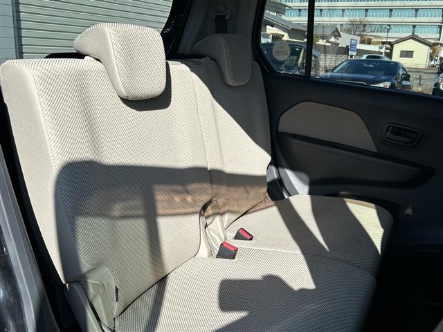 ワゴンＲ ＦＸ　社外ＳＤナビ【ＡＶＩＣ－Ｒ２７１０】　ＤＶＤ／ＦＭ／ＡＭ／ワンセグ　スタッドレスタイヤ付き　スペアキー　純正フロアマット　アイドリングストップ　保証書　取扱説明書　記録簿（15枚目）