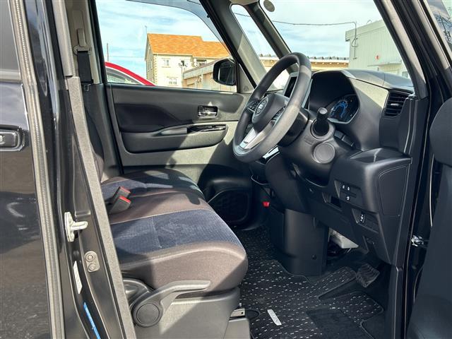 ルークス ハイウェイスター　Ｘ　プロパイロットエディション　４ＷＤ　プロパイロット　全方位カメラ　スマートキー　シートヒータ　ＬＥＤヘッドライト　両側パワースライドドア　Ｗエアバッグ　純正アルミホイール　純正フロアマット　前後コーナーセンサー　横滑り防止装置（14枚目）