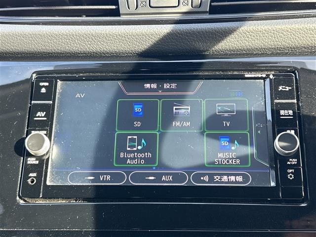 エクストレイル ２０Ｘ　ワンオーナー　４ＷＤ　アイドリングストップ　Ｂｌｕｅｔｏｏｔｈ　フルセグＴＶ　ＥＴＣ　バックカメラ　前後コーナーセンサー　社外レーダー　前後ドライブレコーダー　全席シートヒーター　２０インチ社外アルミ（4枚目）