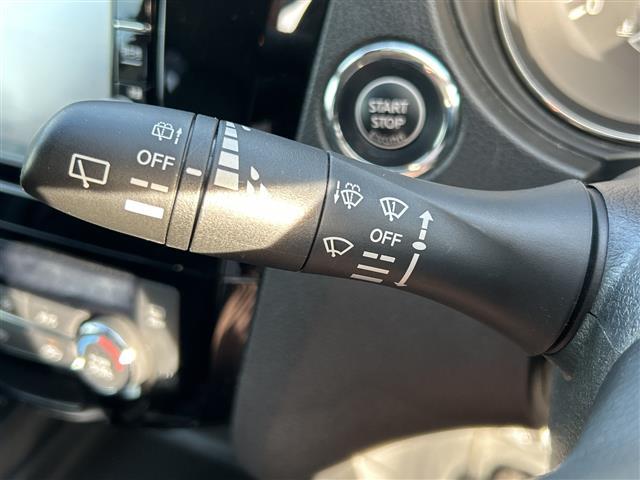 エクストレイル ２０Ｘ　ワンオーナー　４ＷＤ　アイドリングストップ　Ｂｌｕｅｔｏｏｔｈ　フルセグＴＶ　ＥＴＣ　バックカメラ　前後コーナーセンサー　社外レーダー　前後ドライブレコーダー　全席シートヒーター　２０インチ社外アルミ（14枚目）