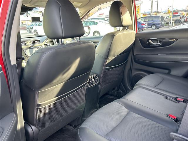 エクストレイル ２０Ｘ　ワンオーナー　４ＷＤ　アイドリングストップ　Ｂｌｕｅｔｏｏｔｈ　フルセグＴＶ　ＥＴＣ　バックカメラ　前後コーナーセンサー　社外レーダー　前後ドライブレコーダー　全席シートヒーター　２０インチ社外アルミ（22枚目）