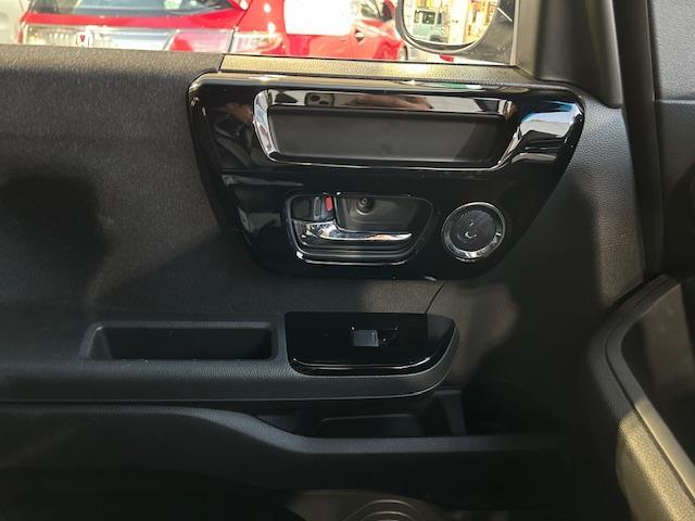 N-BOXカスタム L(36枚目)