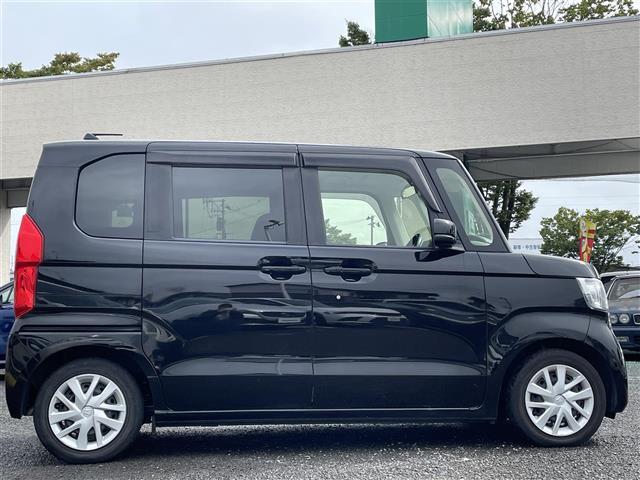 Ｎ－ＢＯＸ Ｇ・Ｌターボホンダセンシング　純正ナビ　フルセグＴＶ　レーンキープアシスト　ディスタンススイッチ　横滑り防止装置　プリクラッシュセーフティ　アイドリングストップ　ＥＴＣ　純正フロアマット　前席シートヒーター　両側パワースライドドア（3枚目）