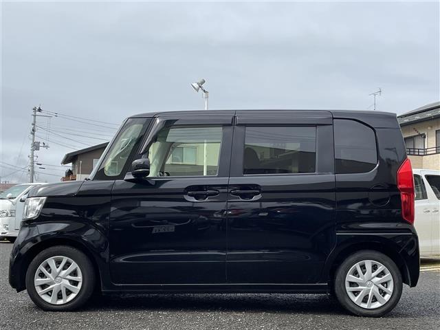Ｎ－ＢＯＸ Ｇ・Ｌターボホンダセンシング　純正ナビ　フルセグＴＶ　レーンキープアシスト　ディスタンススイッチ　横滑り防止装置　プリクラッシュセーフティ　アイドリングストップ　ＥＴＣ　純正フロアマット　前席シートヒーター　両側パワースライドドア（4枚目）