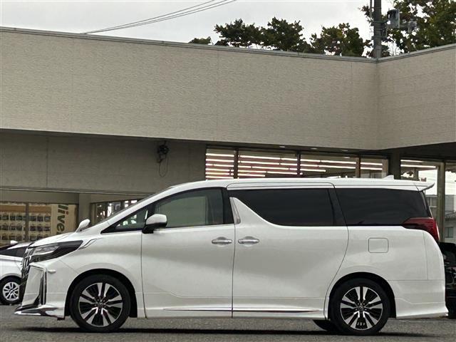 アルファード ２．５Ｓ　Ｃパッケージ　純正ナビ　デジタルインナーミラー　フリップダウンモニター　モデリスタ（フロント）　レーダークルコン　オートハイビーム　ＰＣＳ　ＬＫＡ　横滑り防止装置　シートヒーター　ハンドルヒーター　ＥＴＣ（7枚目）
