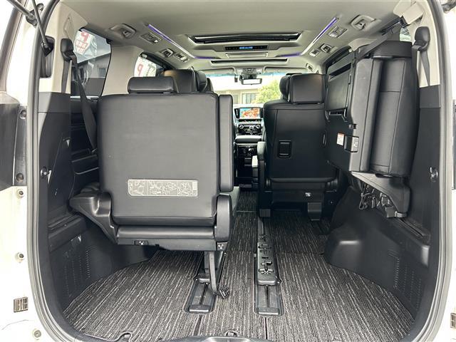 アルファード ２．５Ｓ　Ｃパッケージ　純正ナビ　デジタルインナーミラー　フリップダウンモニター　モデリスタ（フロント）　レーダークルコン　オートハイビーム　ＰＣＳ　ＬＫＡ　横滑り防止装置　シートヒーター　ハンドルヒーター　ＥＴＣ（22枚目）
