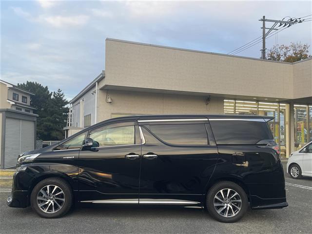 ヴェルファイアハイブリッド ZR Gエディション レーダークルーズコントロール 後席フリップダウン式モニター モデリスタエアロ テレビユーティリティー 純正スタートスターター コーナーセンサー アルパインナビ パワーシート 3列シート レザーシート(4枚目)