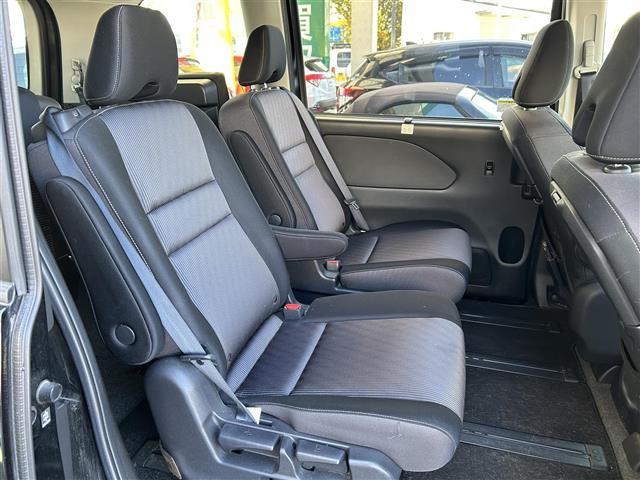 セレナ ｅ－パワー　ハイウェイスターＶ　純正ＳＤナビ（フルセグＴＶ、ＢＴ、ＡＭ、ＦＭ、ＳＤ、ＤＶＤ、ＣＤ、ブルーレイ）　フリップダウンモニター　日産プロパイロット　ビルトインＥＴＣ２．０　ドラレコ　全周囲カメラ　純正フロアマット　ＢＳＭ（18枚目）