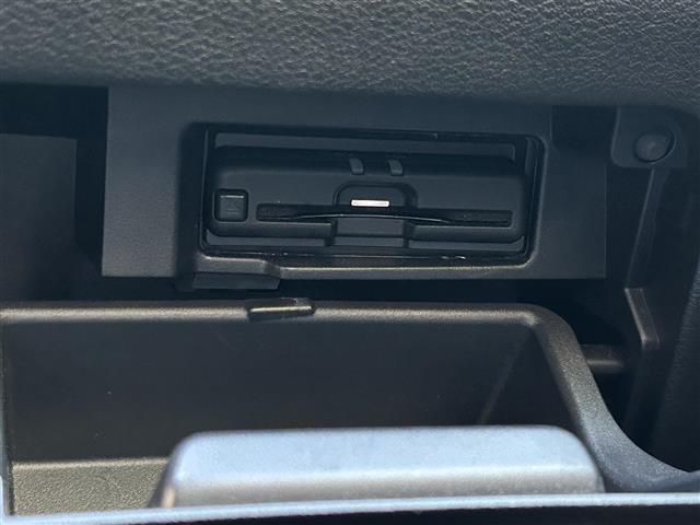 セレナ ｅ－パワー　ハイウェイスターＶ　純正ＳＤナビ（フルセグＴＶ、ＢＴ、ＡＭ、ＦＭ、ＳＤ、ＤＶＤ、ＣＤ、ブルーレイ）　フリップダウンモニター　日産プロパイロット　ビルトインＥＴＣ２．０　ドラレコ　全周囲カメラ　純正フロアマット　ＢＳＭ（32枚目）