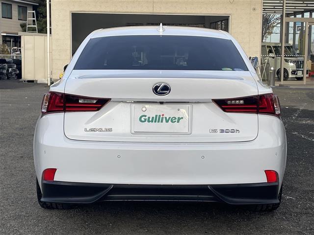 ＩＳ ＩＳ３００ｈ　Ｆスポーツ　１オーナー　純正ＳＤナビ（フルセグＴＶ、ラジオ、ブルーレイ、ＳＤ、ＢＴ）　前後ドラレコ　純正ＡＷ　スペアキー　ビルトインＥＴＣ　追従型クルコン　純正フロアマット　追従型クルコン　ワイパーデアイサー（5枚目）