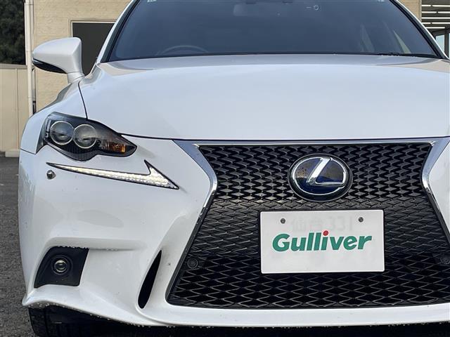 ＩＳ ＩＳ３００ｈ　Ｆスポーツ　１オーナー　純正ＳＤナビ（フルセグＴＶ、ラジオ、ブルーレイ、ＳＤ、ＢＴ）　前後ドラレコ　純正ＡＷ　スペアキー　ビルトインＥＴＣ　追従型クルコン　純正フロアマット　追従型クルコン　ワイパーデアイサー（8枚目）