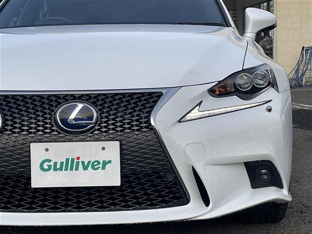 ＩＳ ＩＳ３００ｈ　Ｆスポーツ　１オーナー　純正ＳＤナビ（フルセグＴＶ、ラジオ、ブルーレイ、ＳＤ、ＢＴ）　前後ドラレコ　純正ＡＷ　スペアキー　ビルトインＥＴＣ　追従型クルコン　純正フロアマット　追従型クルコン　ワイパーデアイサー（9枚目）