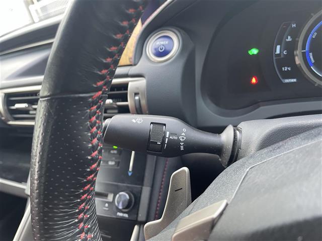 ＩＳ ＩＳ３００ｈ　Ｆスポーツ　１オーナー　純正ＳＤナビ（フルセグＴＶ、ラジオ、ブルーレイ、ＳＤ、ＢＴ）　前後ドラレコ　純正ＡＷ　スペアキー　ビルトインＥＴＣ　追従型クルコン　純正フロアマット　追従型クルコン　ワイパーデアイサー（12枚目）