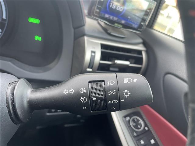 ＩＳ ＩＳ３００ｈ　Ｆスポーツ　１オーナー　純正ＳＤナビ（フルセグＴＶ、ラジオ、ブルーレイ、ＳＤ、ＢＴ）　前後ドラレコ　純正ＡＷ　スペアキー　ビルトインＥＴＣ　追従型クルコン　純正フロアマット　追従型クルコン　ワイパーデアイサー（17枚目）