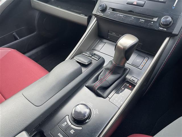 ＩＳ ＩＳ３００ｈ　Ｆスポーツ　１オーナー　純正ＳＤナビ（フルセグＴＶ、ラジオ、ブルーレイ、ＳＤ、ＢＴ）　前後ドラレコ　純正ＡＷ　スペアキー　ビルトインＥＴＣ　追従型クルコン　純正フロアマット　追従型クルコン　ワイパーデアイサー（20枚目）