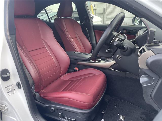 ＩＳ ＩＳ３００ｈ　Ｆスポーツ　１オーナー　純正ＳＤナビ（フルセグＴＶ、ラジオ、ブルーレイ、ＳＤ、ＢＴ）　前後ドラレコ　純正ＡＷ　スペアキー　ビルトインＥＴＣ　追従型クルコン　純正フロアマット　追従型クルコン　ワイパーデアイサー（23枚目）